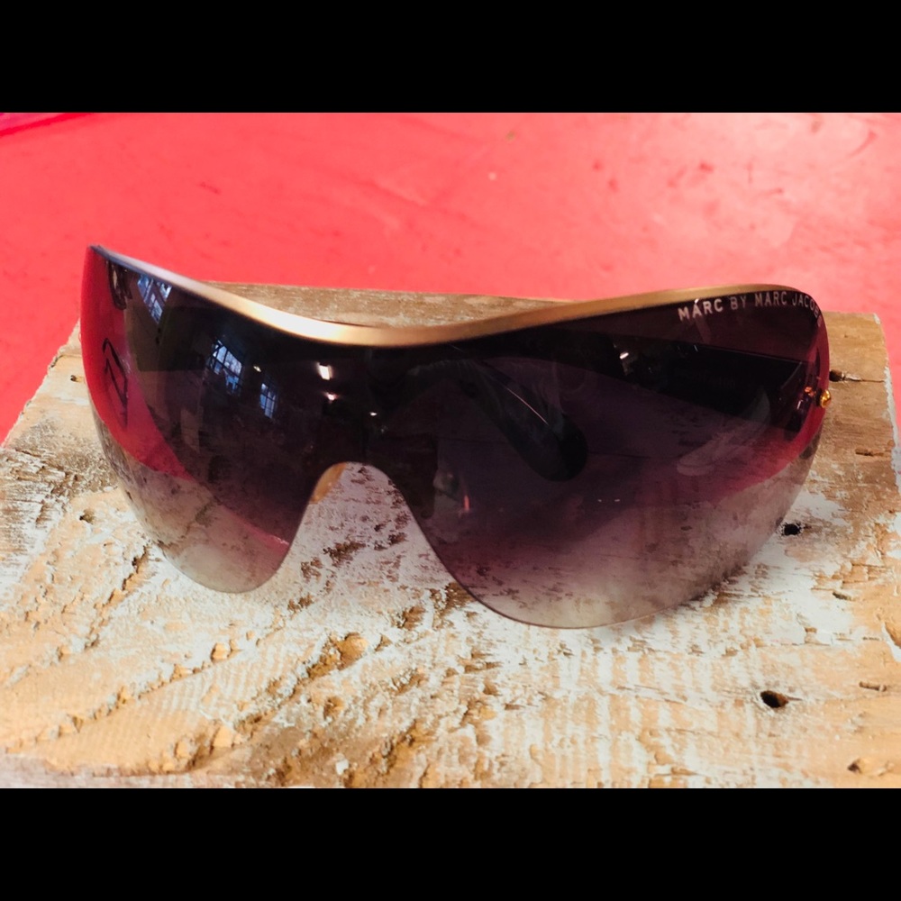 DESIGNER~ MARC JACOB SUNGLASSES~ LADIES FASHION